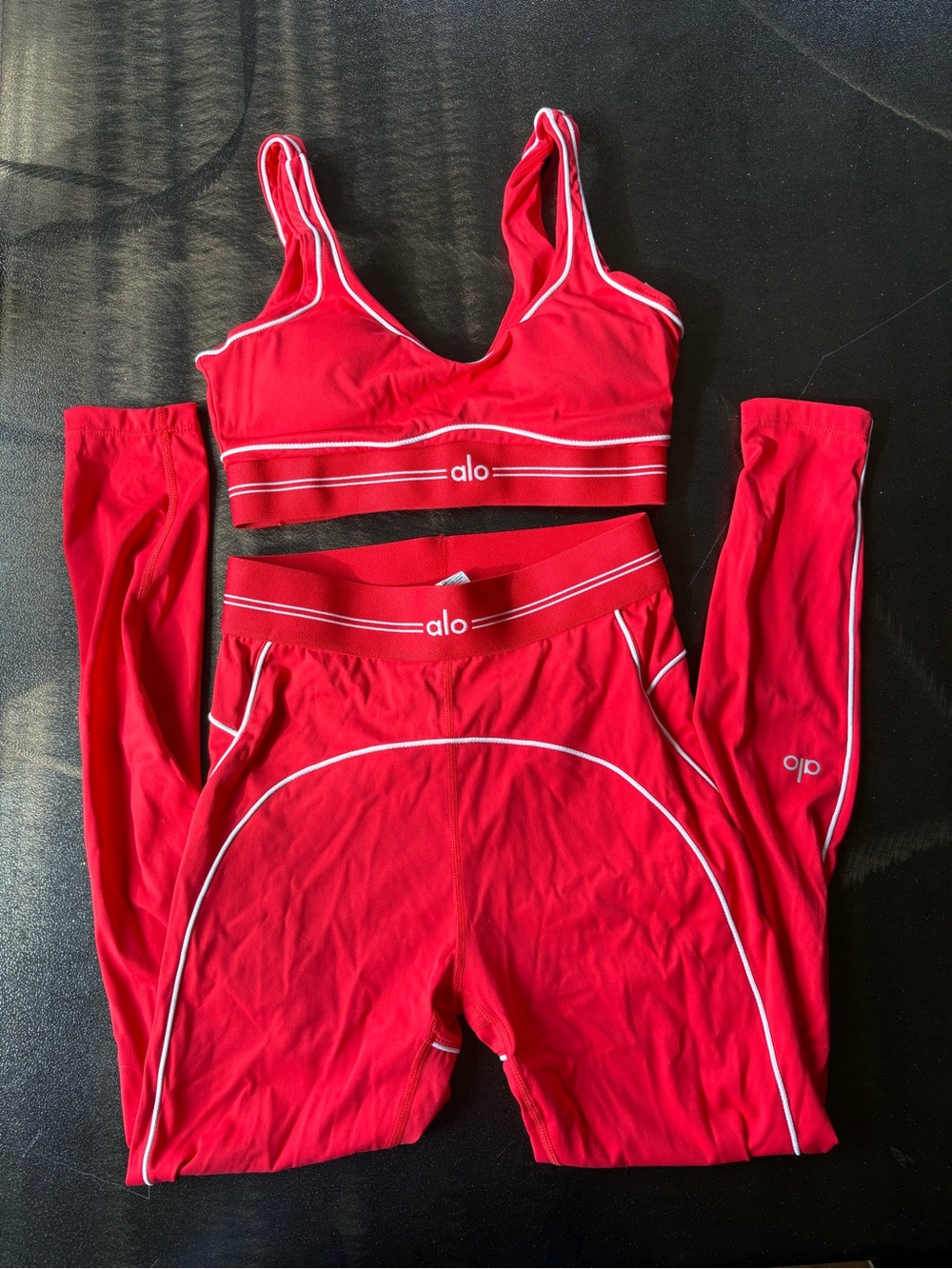 ALO Yoga Red Seam-Detail High-Waist Leggings & Matching Sports Bra Set